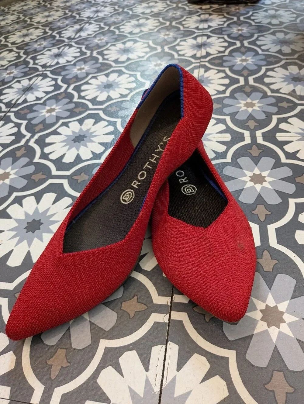 Rothy's Red Pointed Knit Flats with Navy Trim Size 9.5